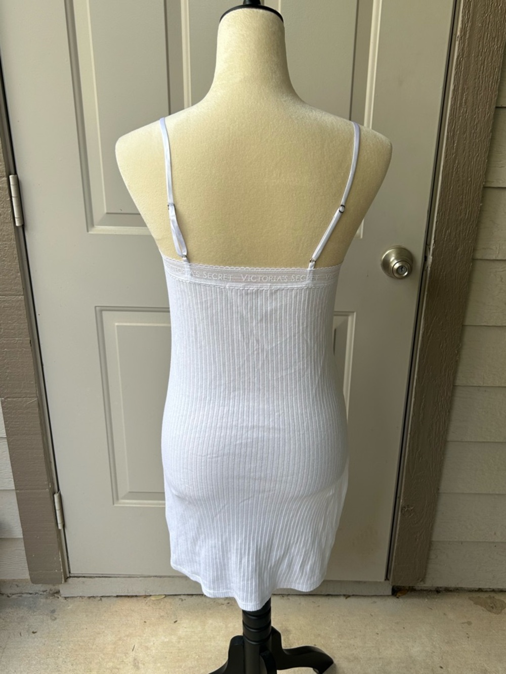 SOLD Victoria’s Secret Sleep Dress - Picture 5 of 5